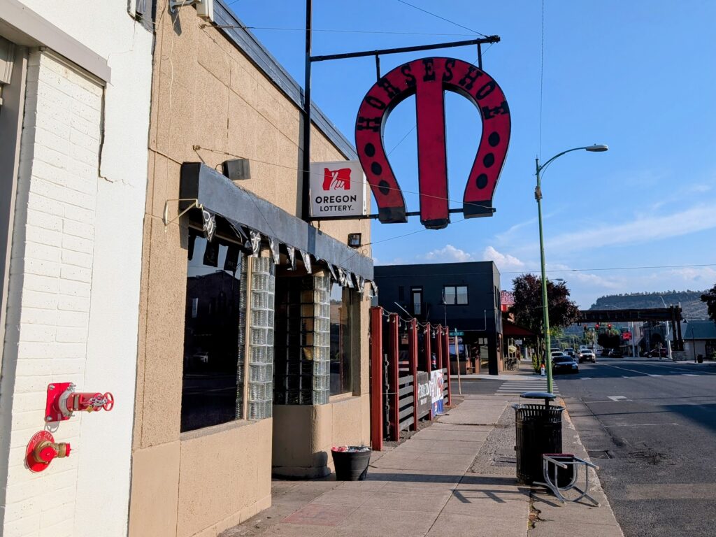 A picture outside the Horseshoe Tavern in Prineville